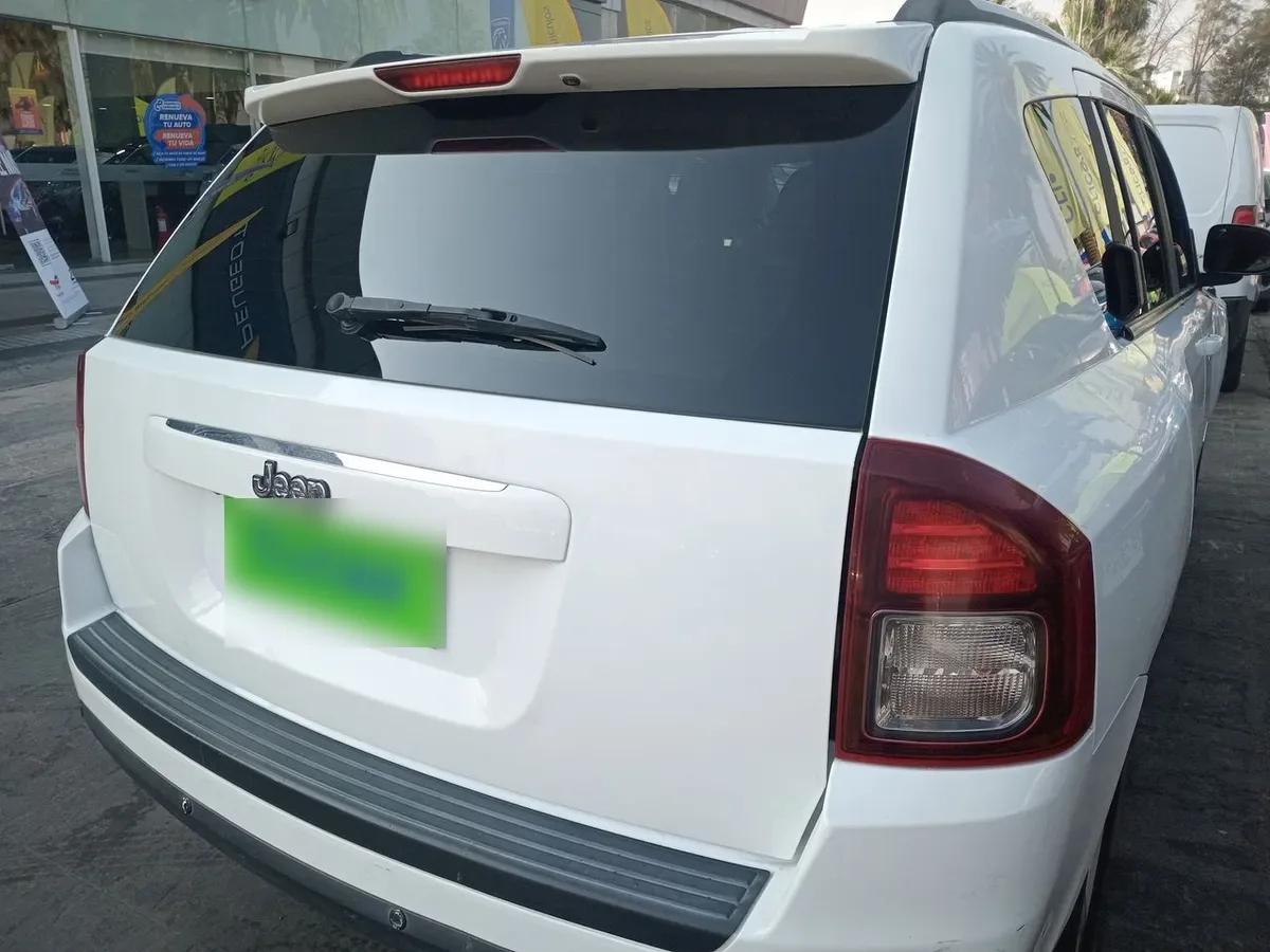 Jeep Compass 2.4 Sport 4x2 At 5p año 2017