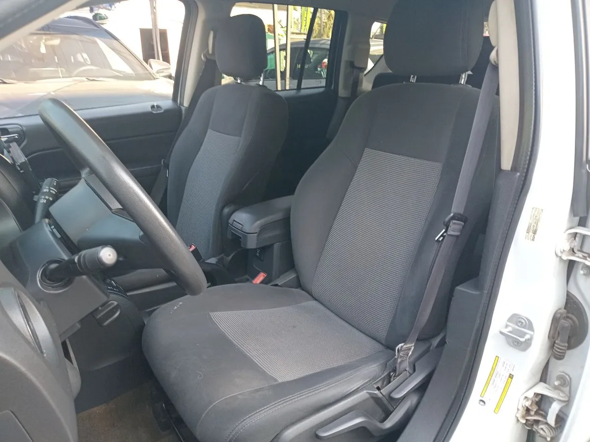 Jeep Compass 2.4 Sport 4x2 At 5p año 2017