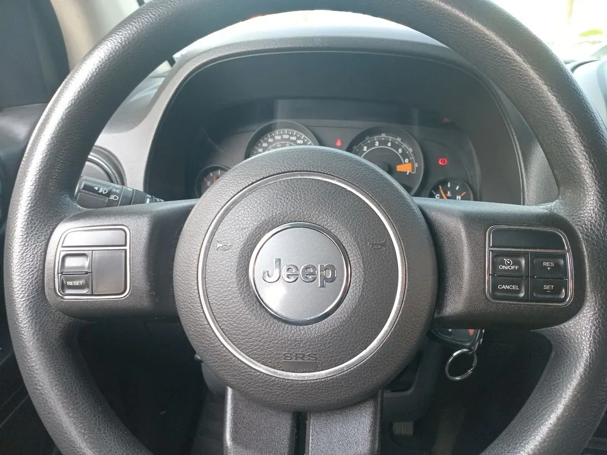 Jeep Compass 2.4 Sport 4x2 At 5p año 2017