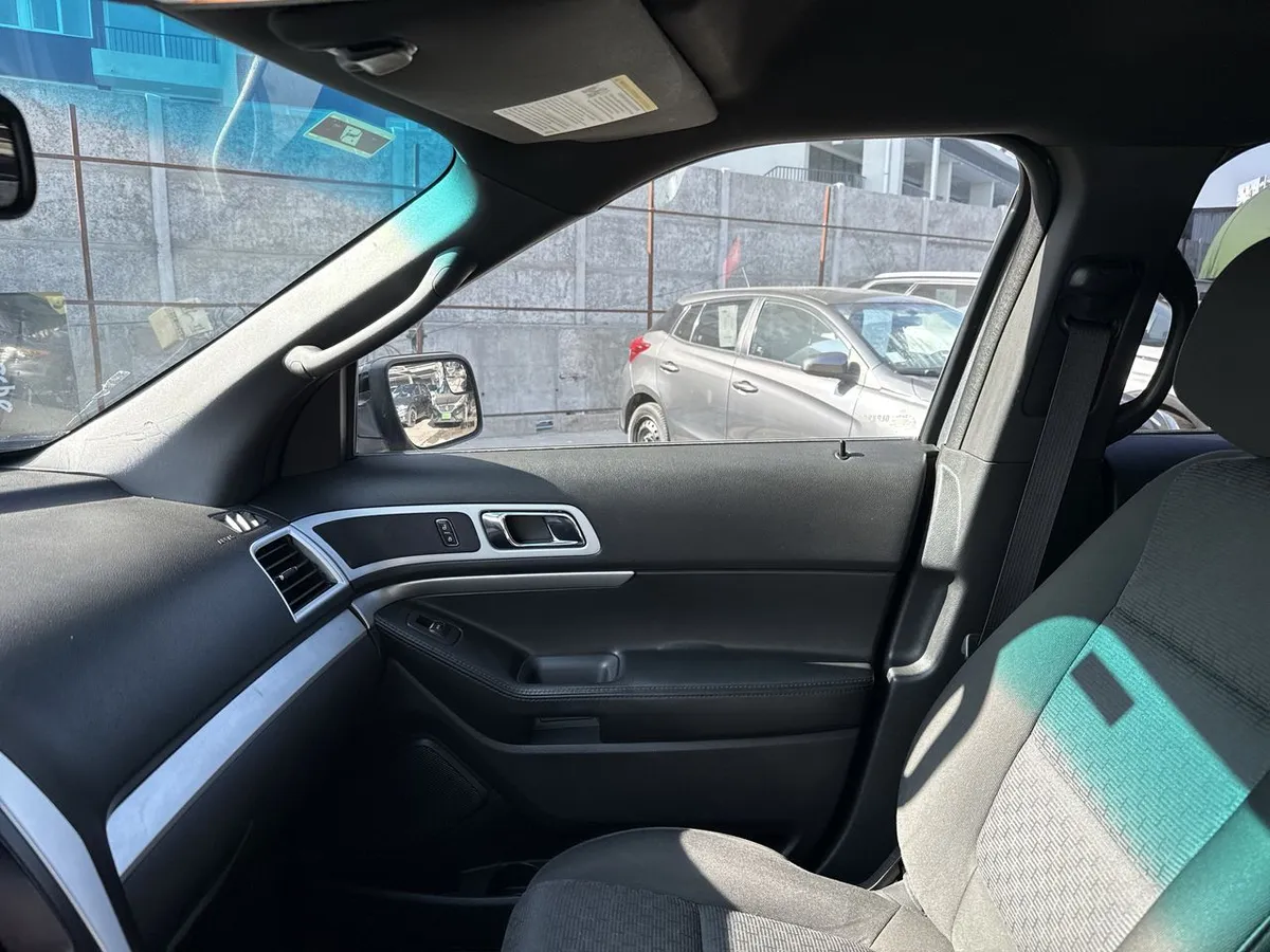 Ford Explorer 3.5 Xlt 4wd 3 Corridas At 5p año 2014