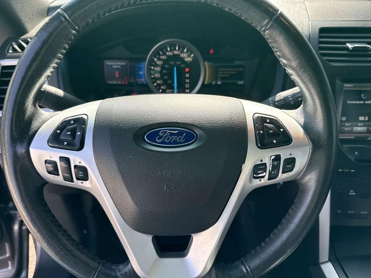Ford Explorer 3.5 Xlt 4wd 3 Corridas At 5p año 2014