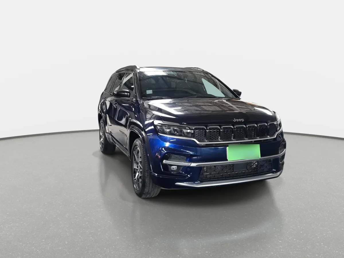 Jeep Commander 1.3t Overland T270 4x2 6at 5p año 2023