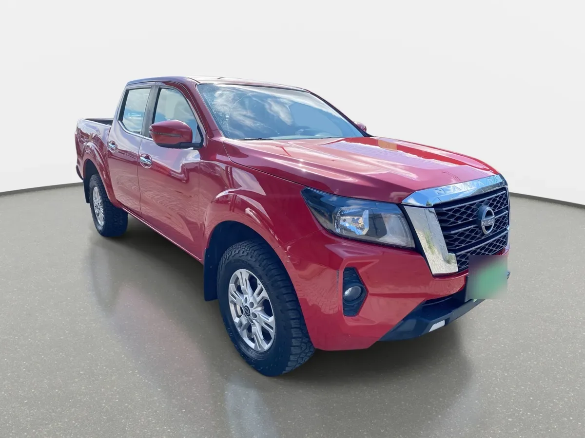 Nissan Navara 2.3d Xe Diesel 4x2 Dob.cab. Mt 4p año 2024