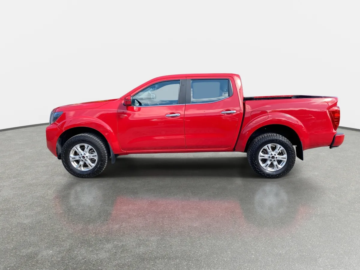Nissan Navara 2.3d Xe Diesel 4x2 Dob.cab. Mt 4p año 2024
