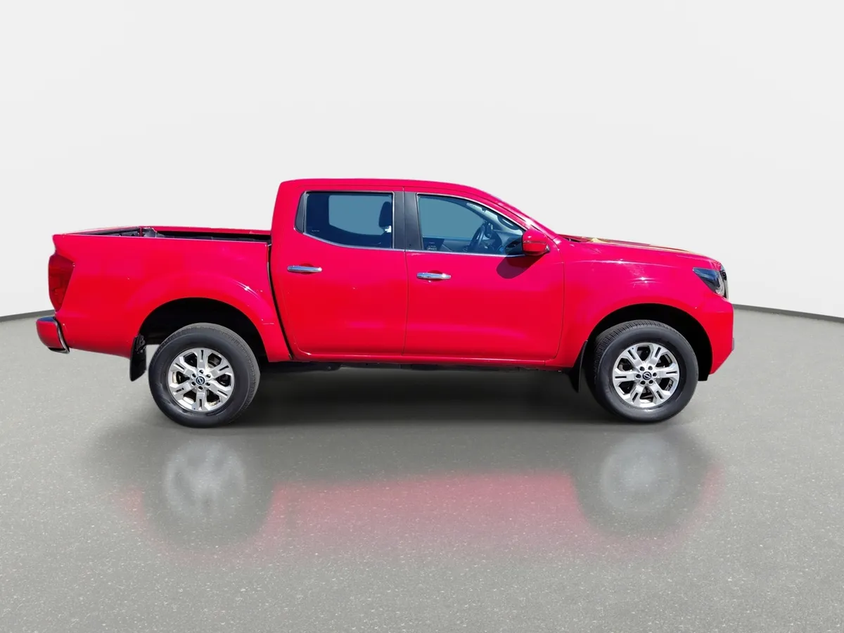 Nissan Navara 2.3d Xe Diesel 4x2 Dob.cab. Mt 4p año 2024