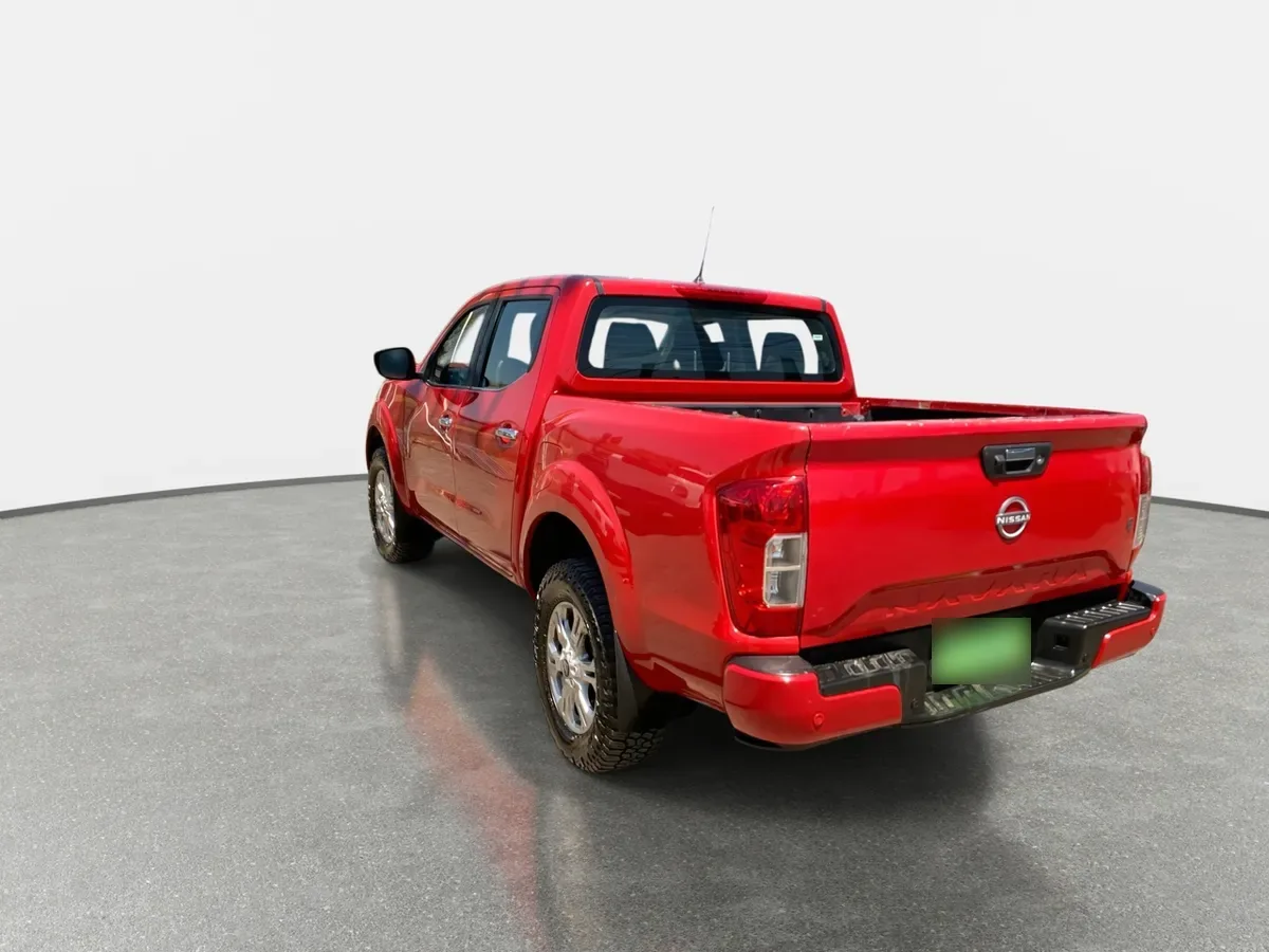 Nissan Navara 2.3d Xe Diesel 4x2 Dob.cab. Mt 4p año 2024