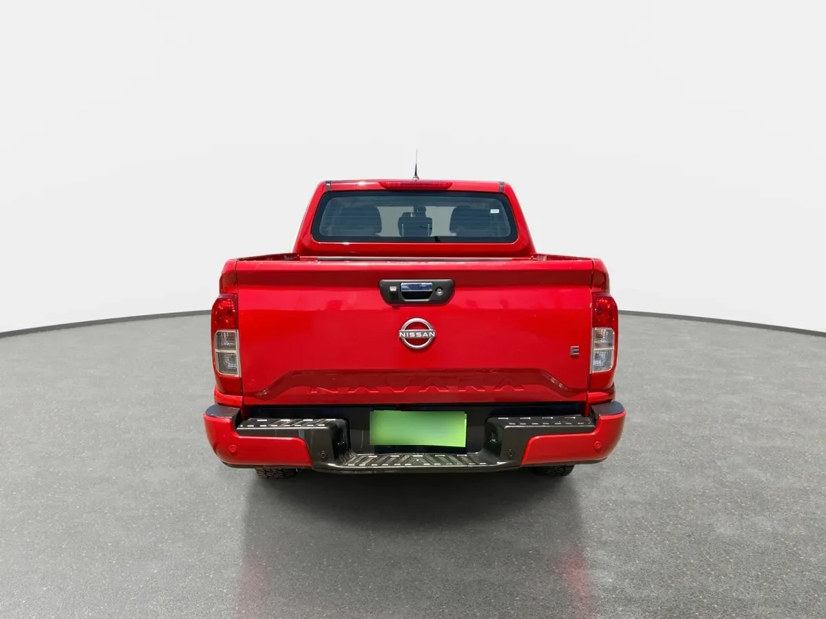 Nissan Navara 2.3d Xe Diesel 4x2 Dob.cab. Mt 4p año 2024