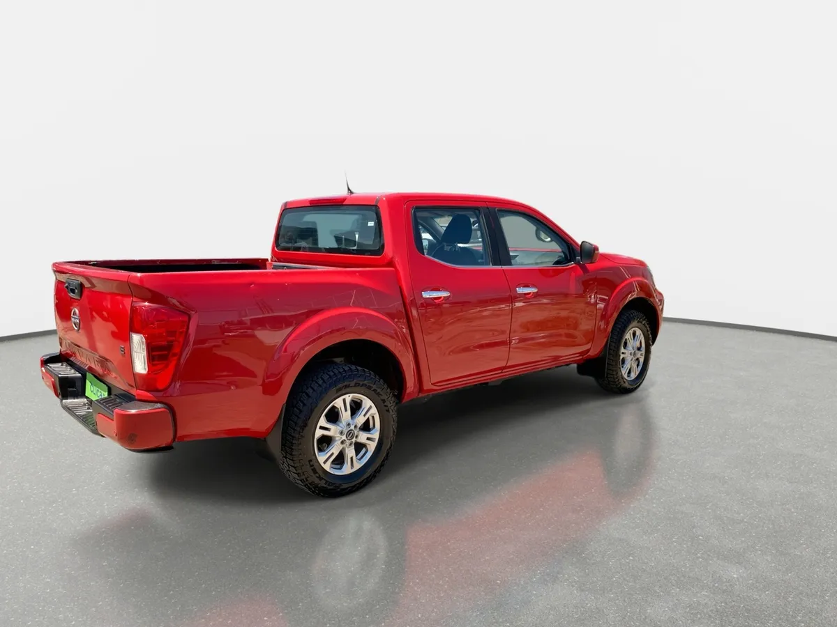 Nissan Navara 2.3d Xe Diesel 4x2 Dob.cab. Mt 4p año 2024