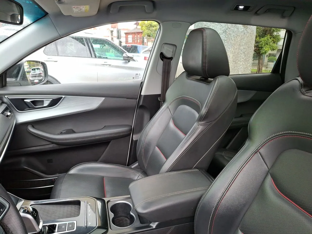 Chery Tiggo 7 Pro 1.5t Glx 4x2 Bicolor Cvt At 5p año 2023