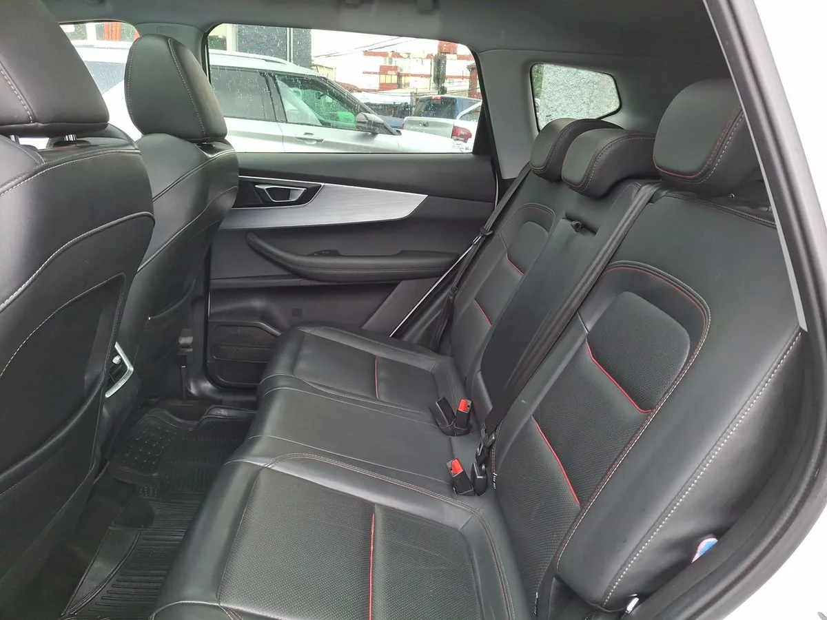 Chery Tiggo 7 Pro 1.5t Glx 4x2 Bicolor Cvt At 5p año 2023