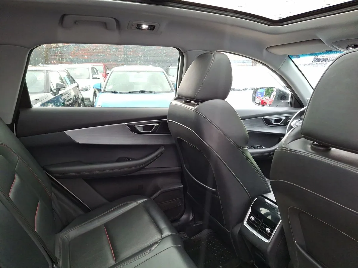 Chery Tiggo 7 Pro 1.5t Glx 4x2 Bicolor Cvt At 5p año 2023