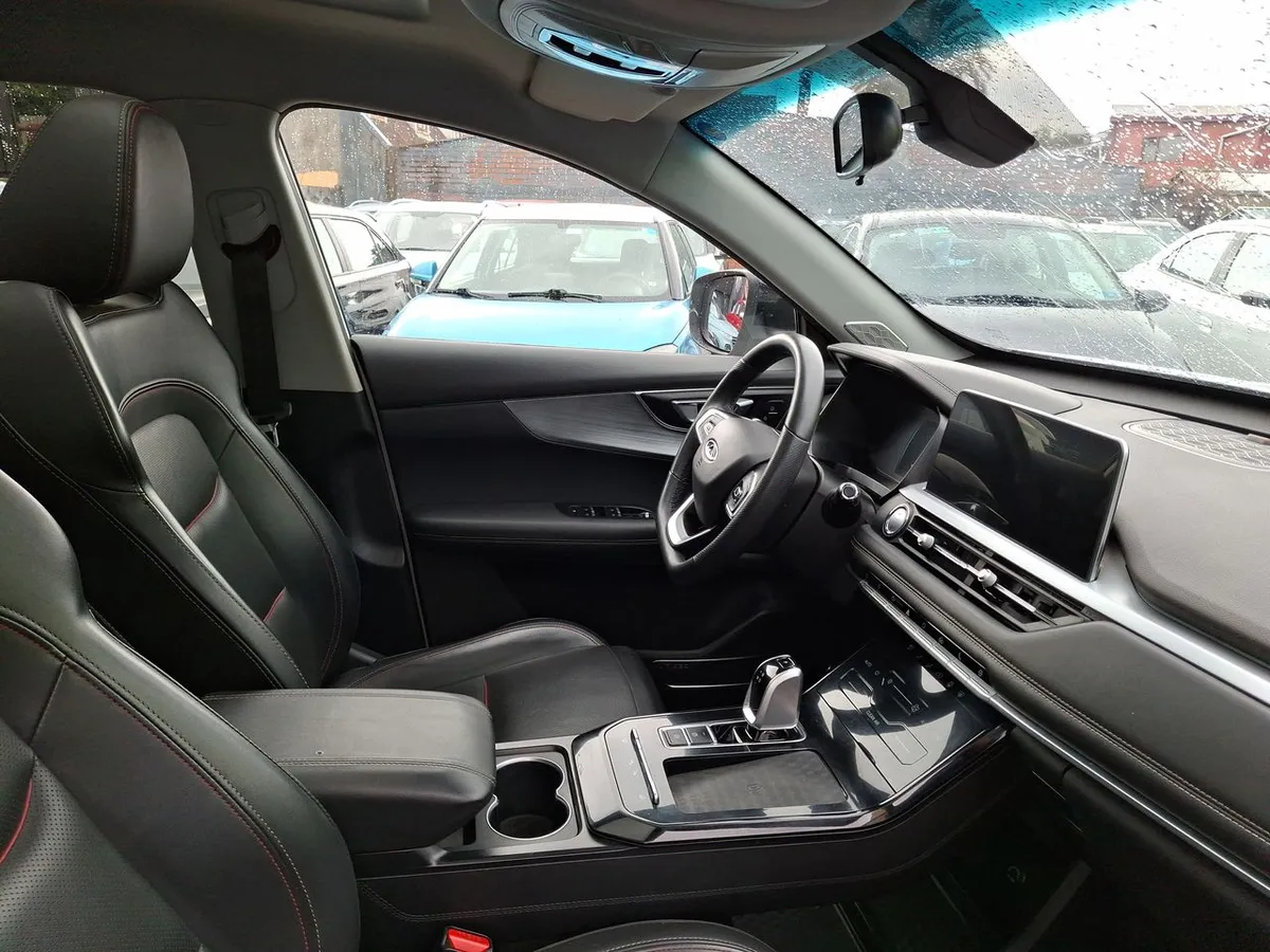 Chery Tiggo 7 Pro 1.5t Glx 4x2 Bicolor Cvt At 5p año 2023