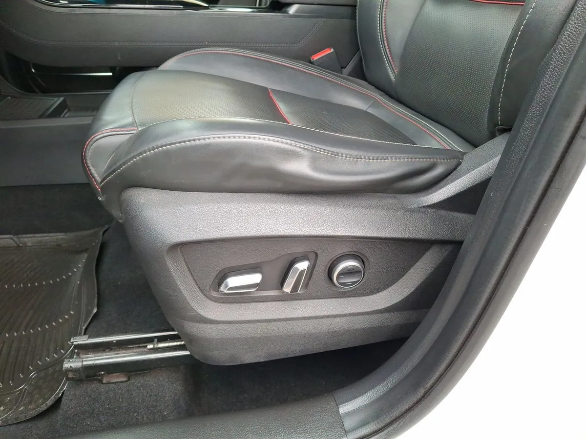 Chery Tiggo 7 Pro 1.5t Glx 4x2 Bicolor Cvt At 5p año 2023