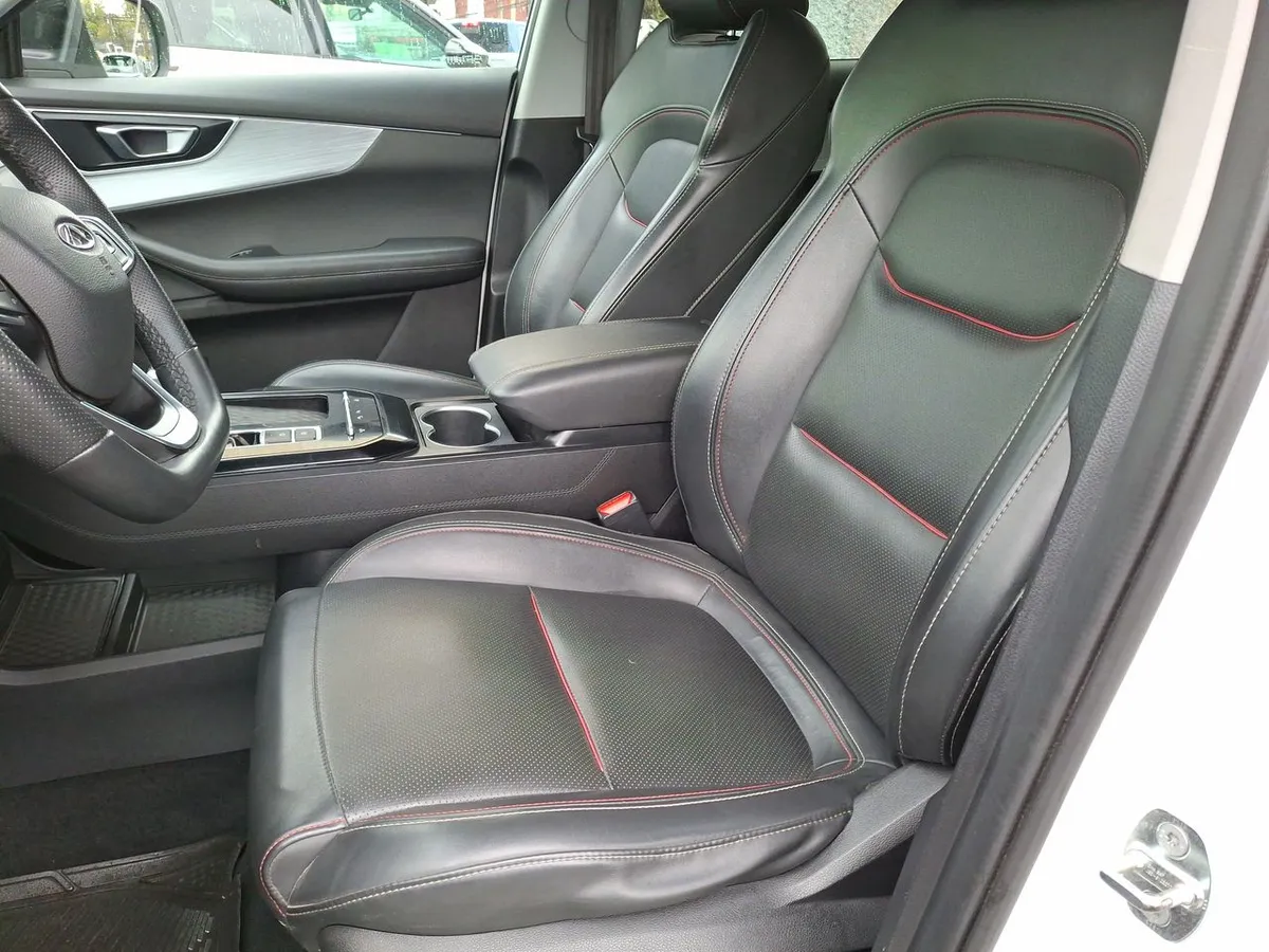Chery Tiggo 7 Pro 1.5t Glx 4x2 Bicolor Cvt At 5p año 2023