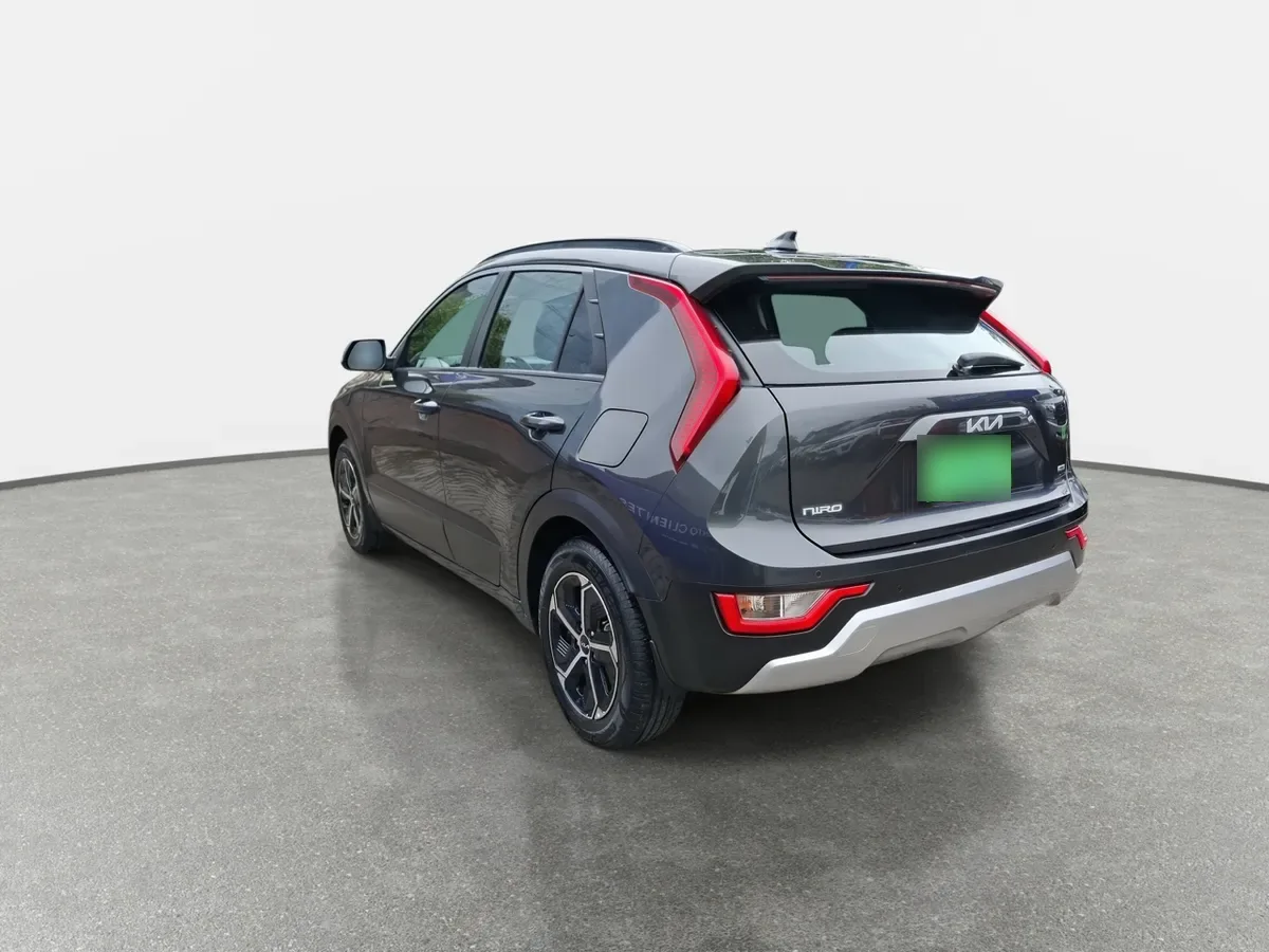 Kia Niro 1.6l Gdi Lx Hev Hybrid 4x2 6dct At 5p año 2023