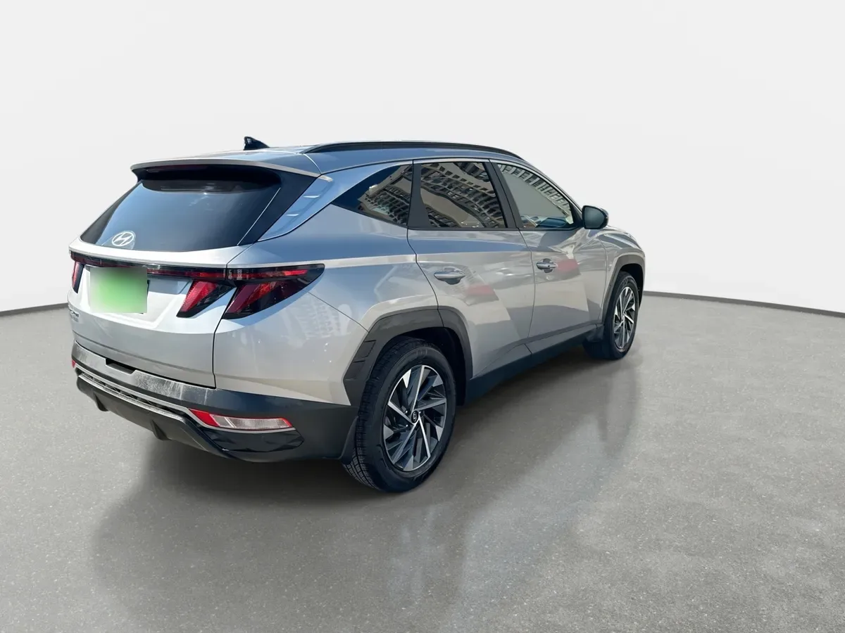 Hyundai Tucson 2.0 Nx4 Plus 2wd At 5p año 2024