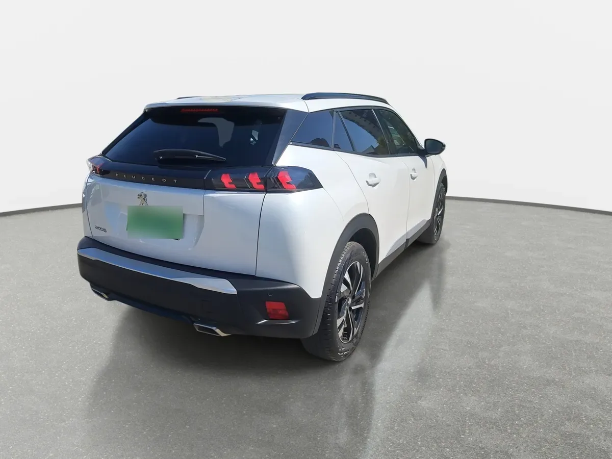 Peugeot 2008 1.2 Allure Pack Puretech 130hp 4x2 Mt 5p año 2024