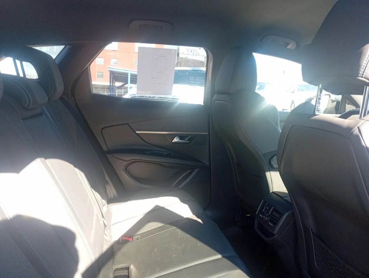Peugeot 3008 1.5 Allure Pack Bluehdi 130 4x2 Eat8 5p año 2024