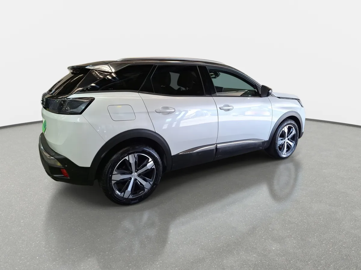 Peugeot 3008 1.5 Allure Pack Bluehdi 130 4x2 Eat8 5p año 2024