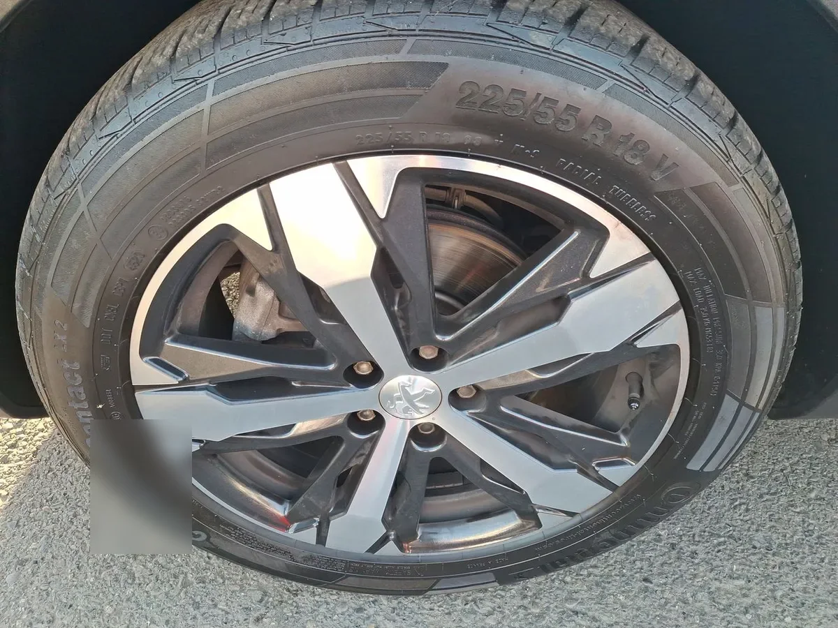 Peugeot 3008 1.5 Allure Pack Bluehdi 130 4x2 Eat8 5p año 2024