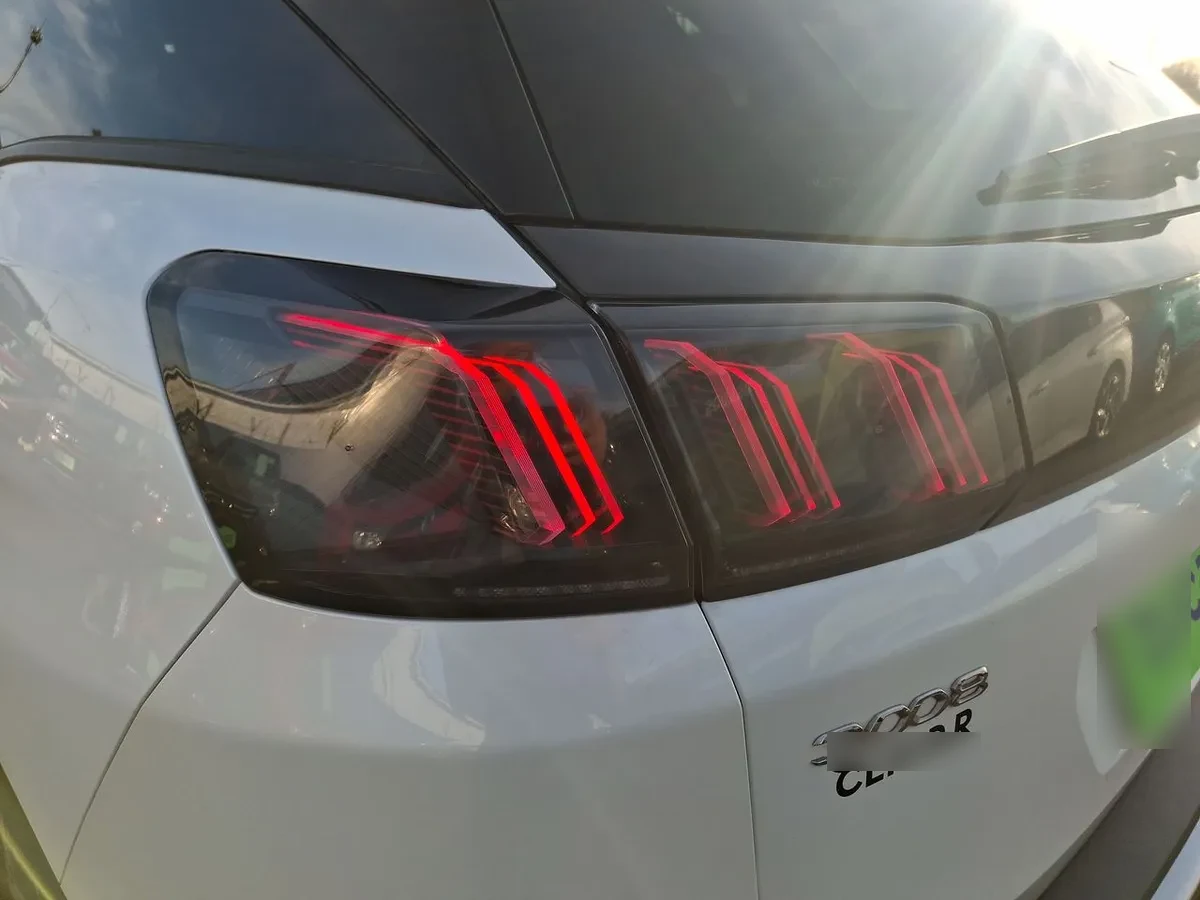 Peugeot 3008 1.5 Allure Pack Bluehdi 130 4x2 Eat8 5p año 2024