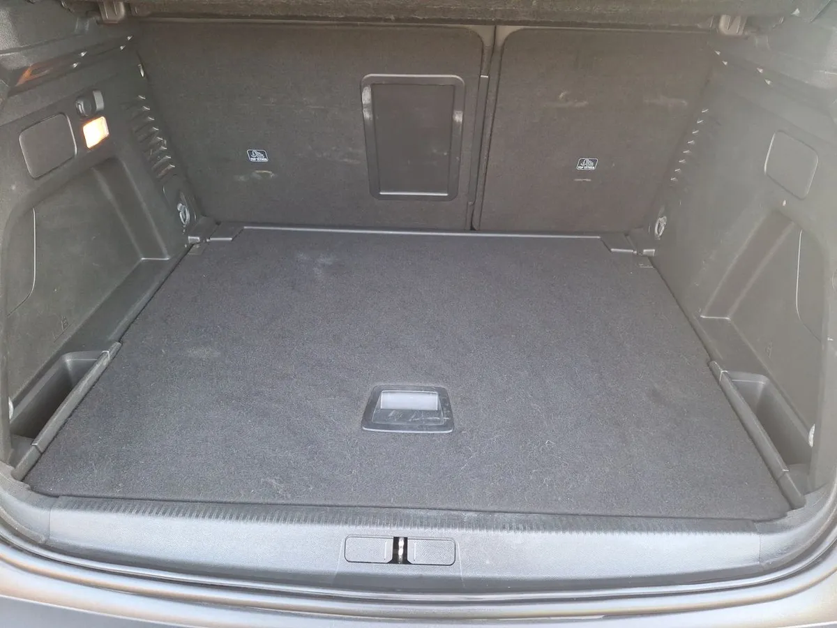 Peugeot 3008 1.5 Allure Pack Bluehdi 130 4x2 Eat8 5p año 2024