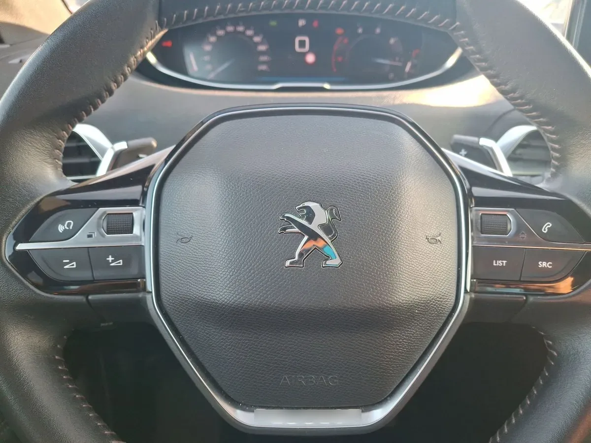 Peugeot 3008 1.5 Allure Pack Bluehdi 130 4x2 Eat8 5p año 2024