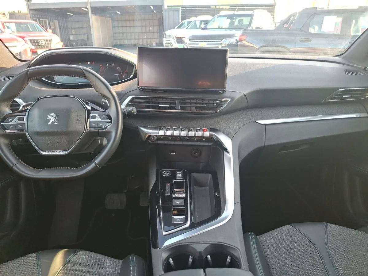 Peugeot 3008 1.5 Allure Pack Bluehdi 130 4x2 Eat8 5p año 2024