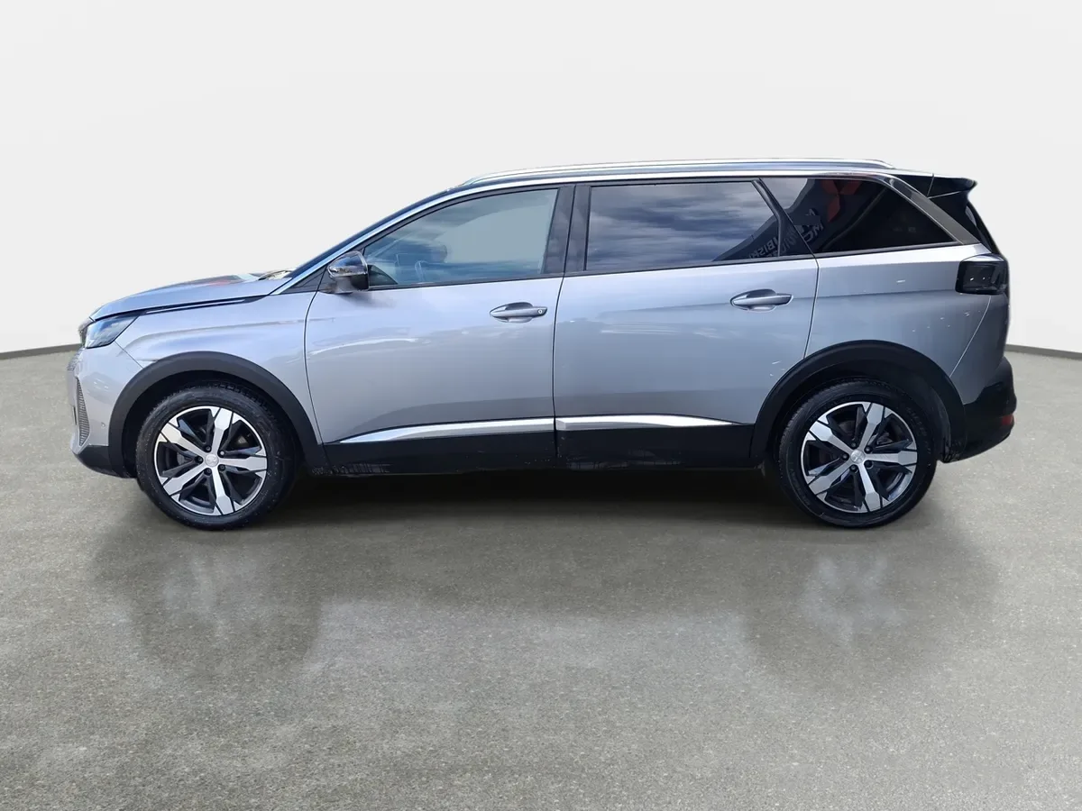Peugeot 5008 1.5 Allure Pack Bluehdi 130 4x2 Eat8 5p año 2024