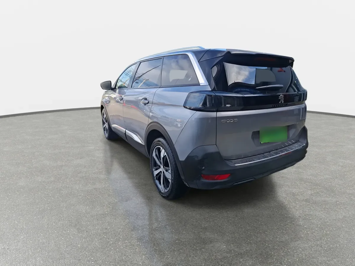 Peugeot 5008 1.5 Allure Pack Bluehdi 130 4x2 Eat8 5p año 2024