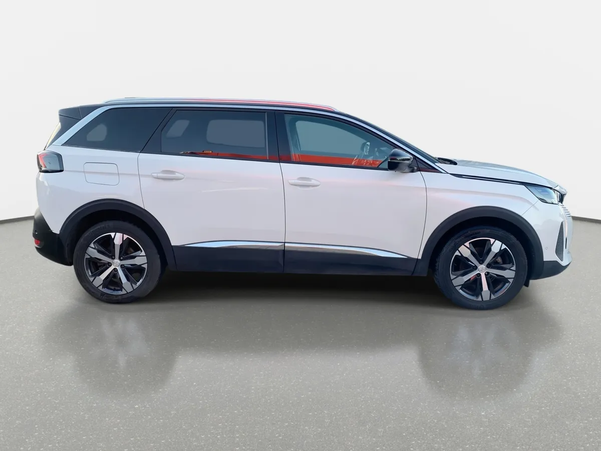 Peugeot 5008 1.5 Allure Pack Bluehdi 130 4x2 Eat8 5p año 2024