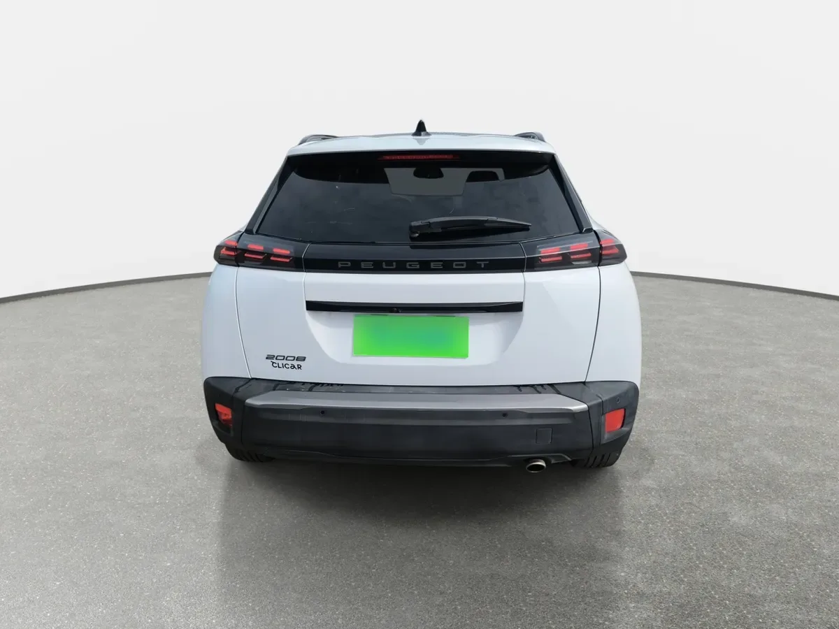 Peugeot 2008 1.5 Allure Pack Bluehdi 130hp Diesel 4x2 Eat8 5p año 2024