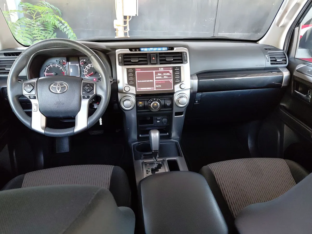Toyota 4runner 4.0 Sr5 4x2 Control Volante Euro V At 5p año 2022