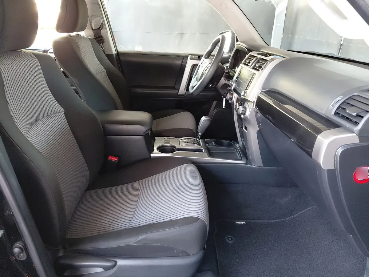 Toyota 4runner 4.0 Sr5 4x2 Control Volante Euro V At 5p año 2022