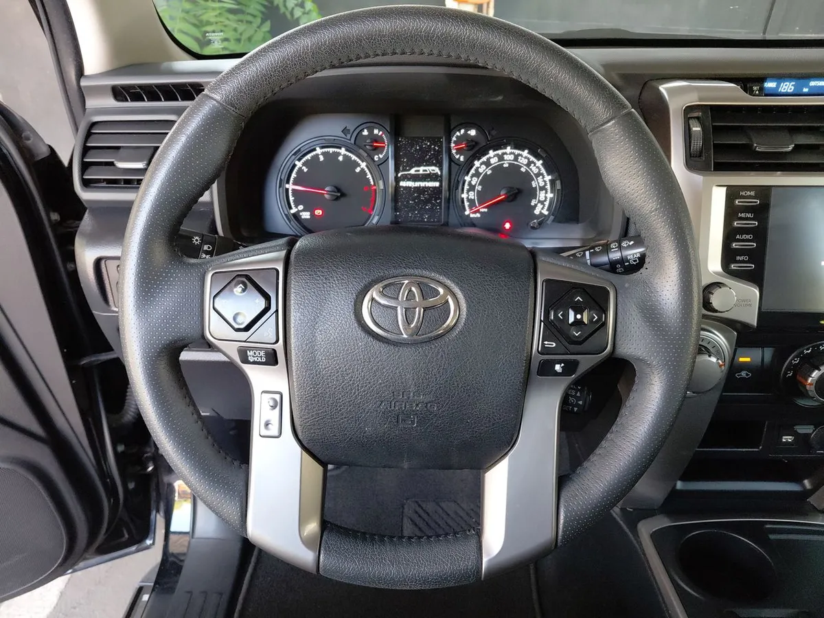 Toyota 4runner 4.0 Sr5 4x2 Control Volante Euro V At 5p año 2022