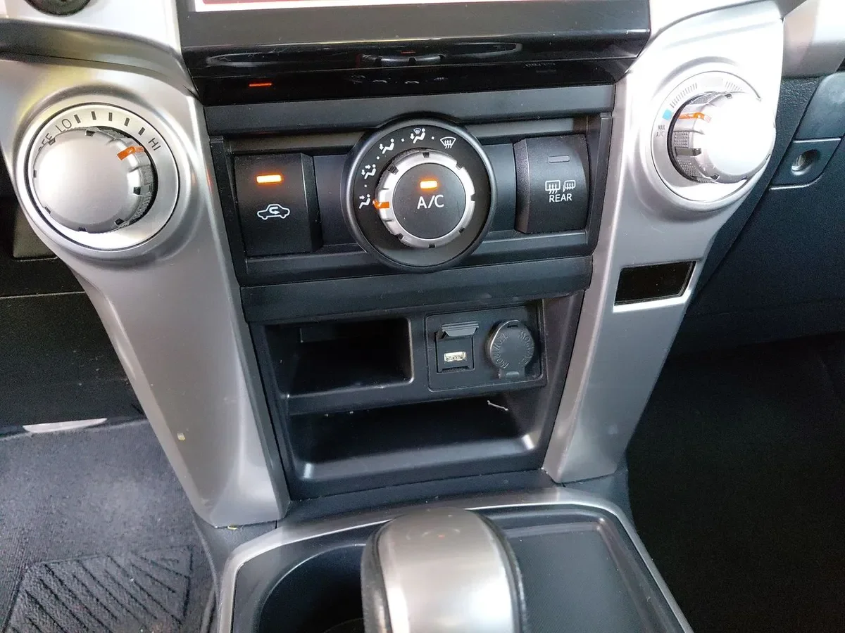 Toyota 4runner 4.0 Sr5 4x2 Control Volante Euro V At 5p año 2022