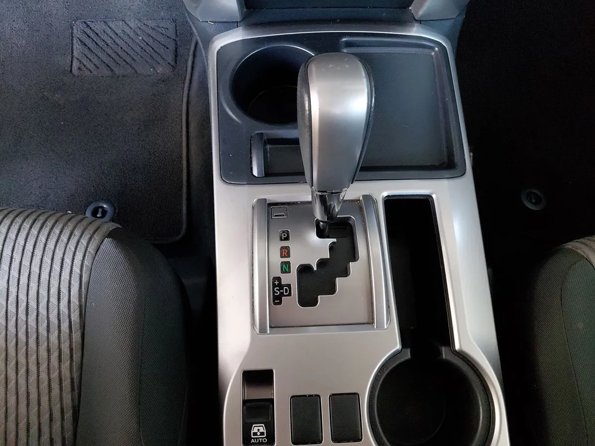 Toyota 4runner 4.0 Sr5 4x2 Control Volante Euro V At 5p año 2022
