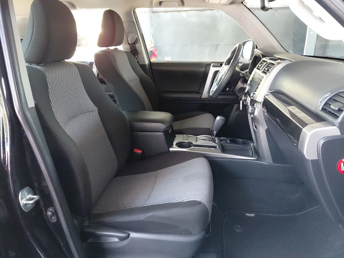 Toyota 4runner 4.0 Sr5 4x2 Control Volante Euro V At 5p año 2022