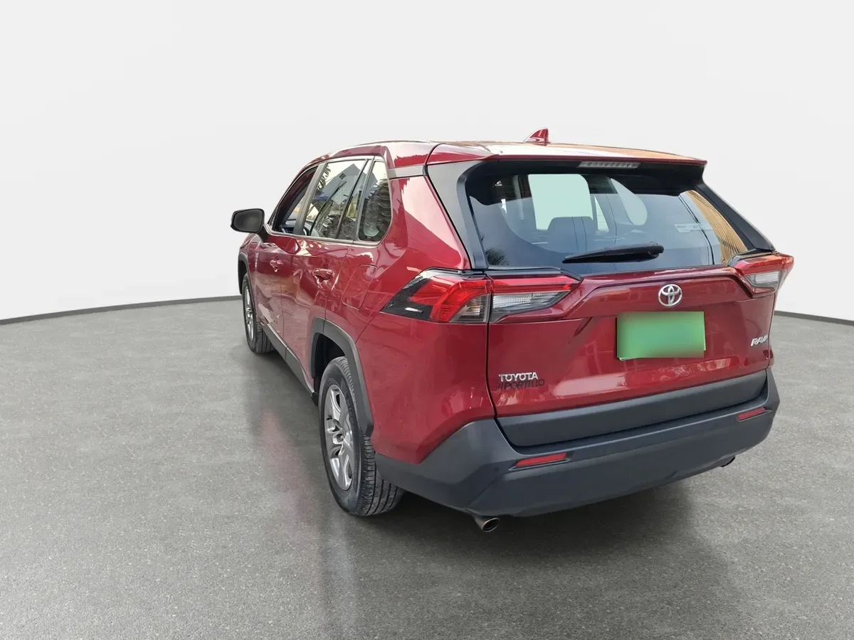 Toyota Rav 4 2.0 Le 4x2 Cvt At 5p año 2024