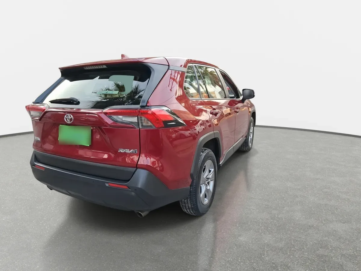 Toyota Rav 4 2.0 Le 4x2 Cvt At 5p año 2024