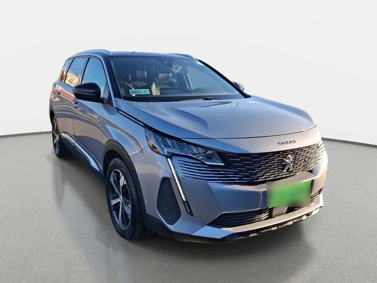 Peugeot 5008 1.5 Allure Pack Bluehdi 130 4x2 Eat8 5p año 2024