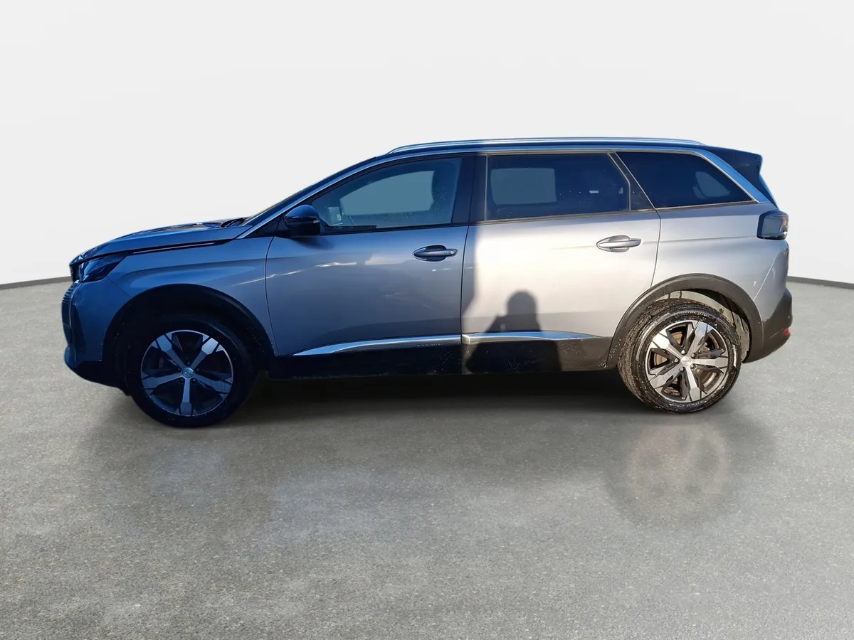 Peugeot 5008 1.5 Allure Pack Bluehdi 130 4x2 Eat8 5p año 2024