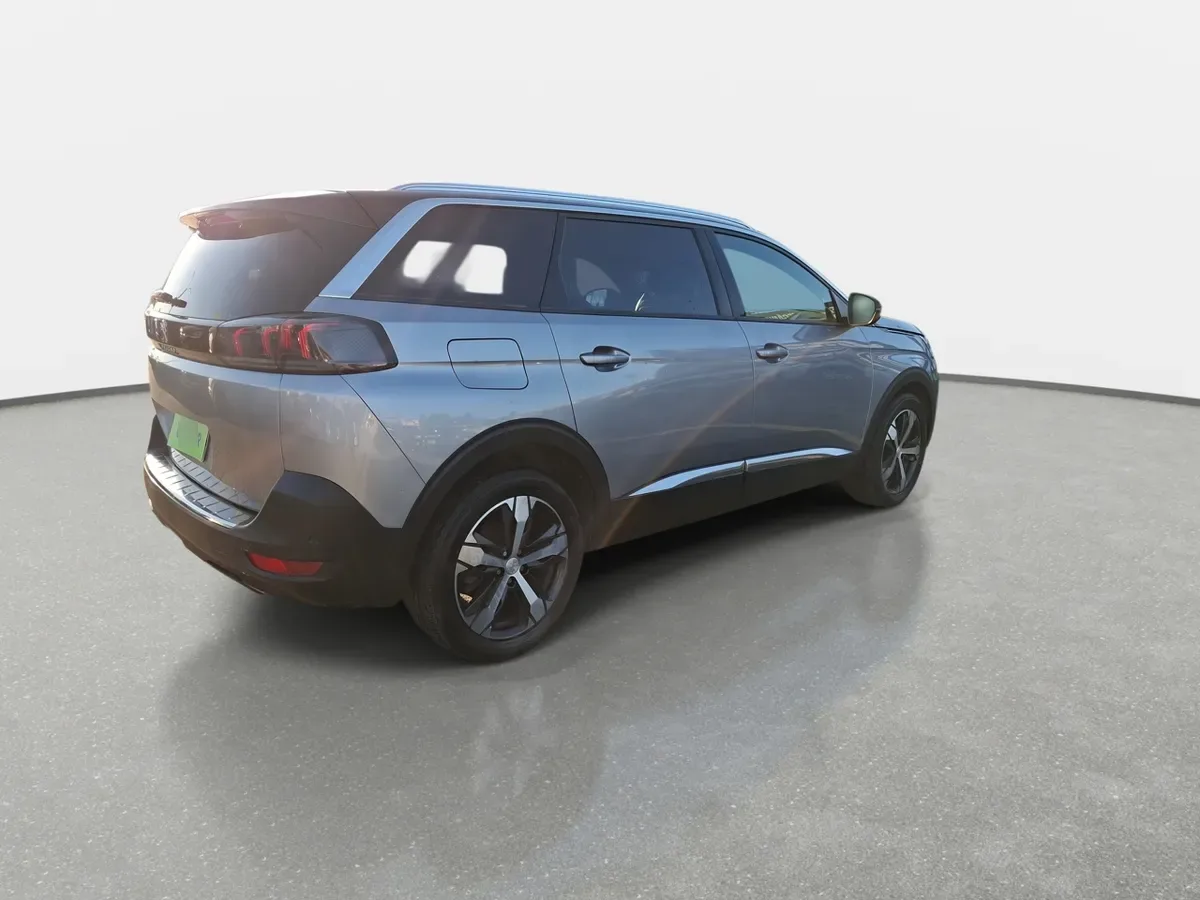 Peugeot 5008 1.5 Allure Pack Bluehdi 130 4x2 Eat8 5p año 2024
