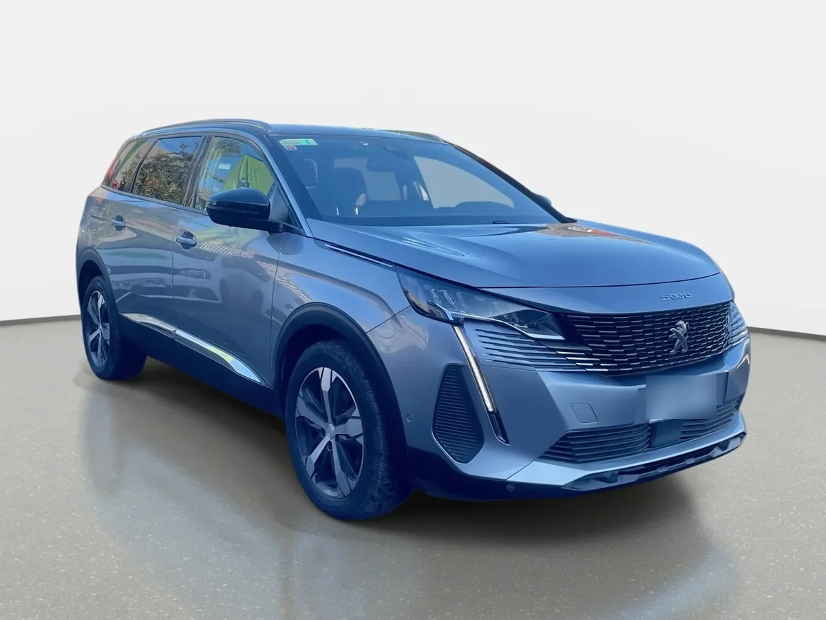 Peugeot 5008 1.5 Allure Pack Bluehdi 130 4x2 Eat8 5p año 2024