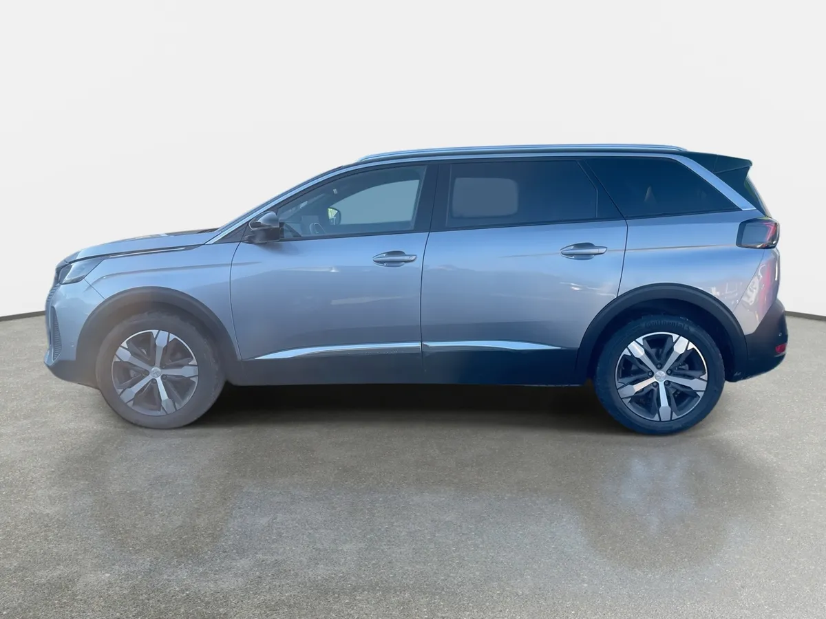 Peugeot 5008 1.5 Allure Pack Bluehdi 130 4x2 Eat8 5p año 2024
