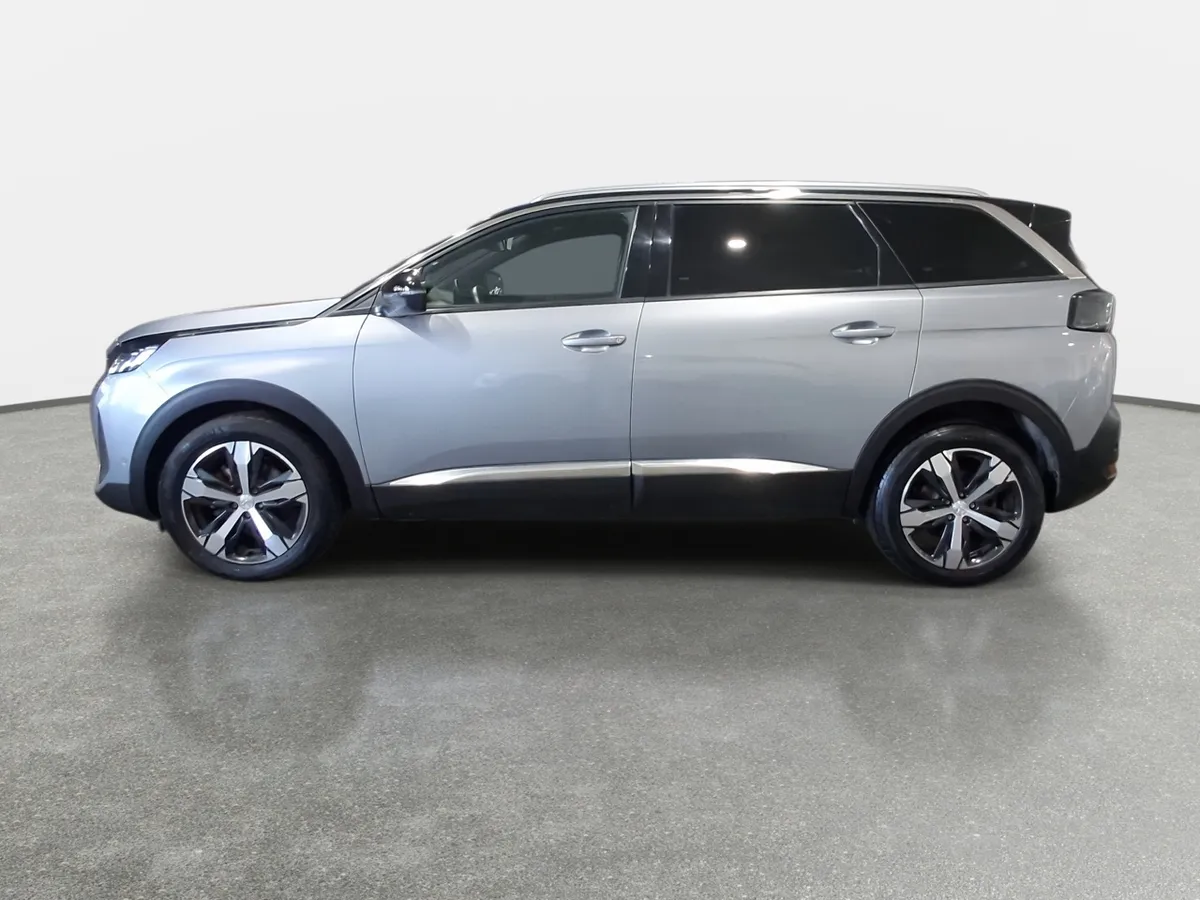 Peugeot 5008 1.5 Allure Pack Bluehdi 130 4x2 Eat8 5p año 2024