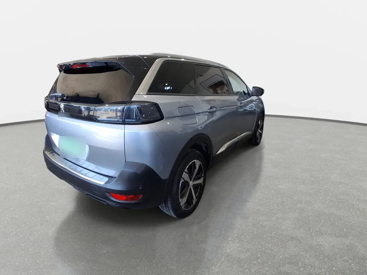 Peugeot 5008 1.5 Allure Pack Bluehdi 130 4x2 Eat8 5p año 2024