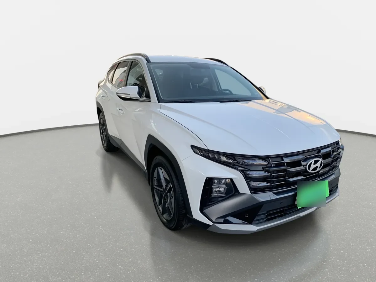 Hyundai Tucson 2.0 Nx4 Plus Fl Diesel 2wd At 5p año 2025