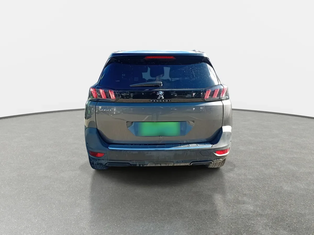 Peugeot 5008 1.5 Allure Pack Bluehdi 130 4x2 Eat8 5p año 2024