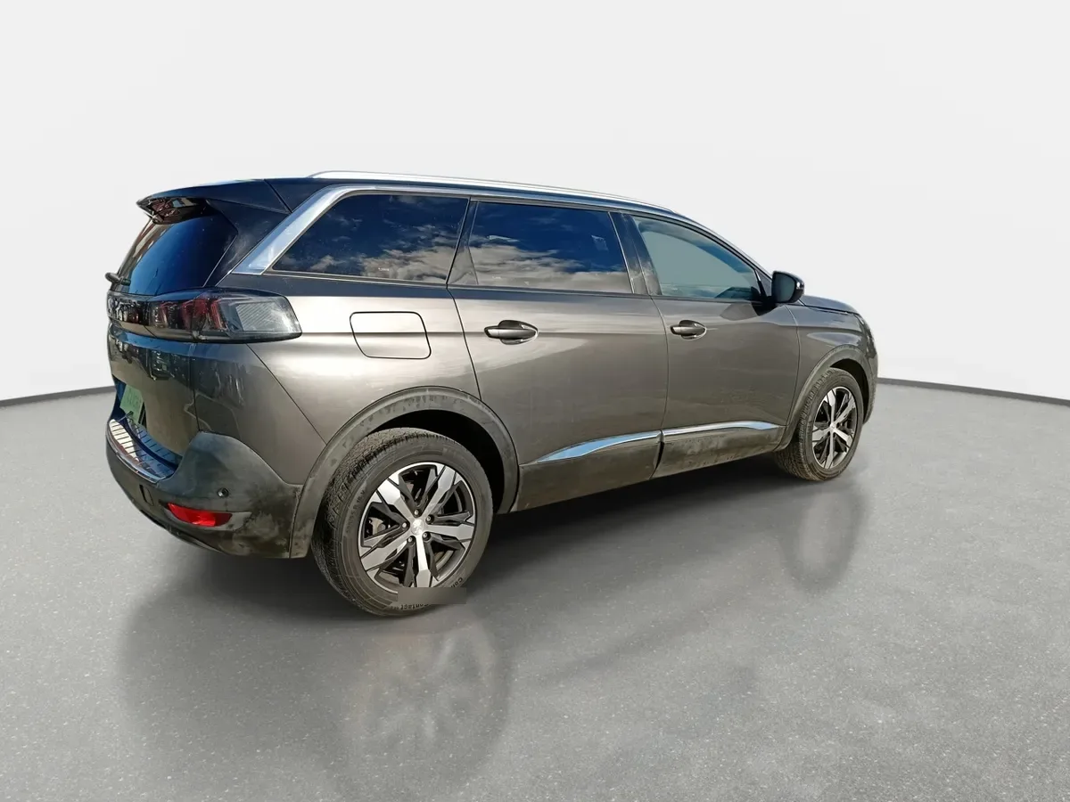 Peugeot 5008 1.5 Allure Pack Bluehdi 130 4x2 Eat8 5p año 2024